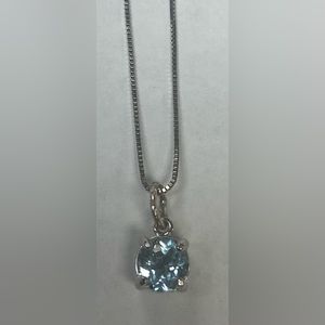 SILVER .925 FANCY GORGEOUS TOPAZ STONE PENDANT NECKLACE